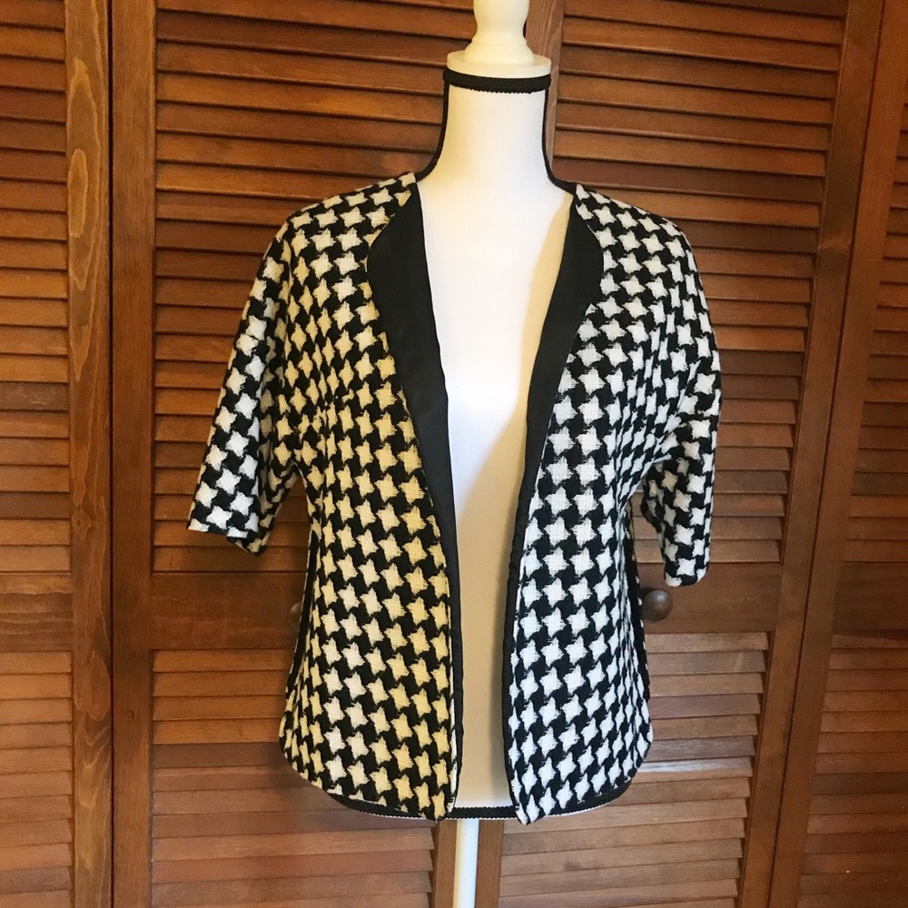 Vintage Houndstooth Topper